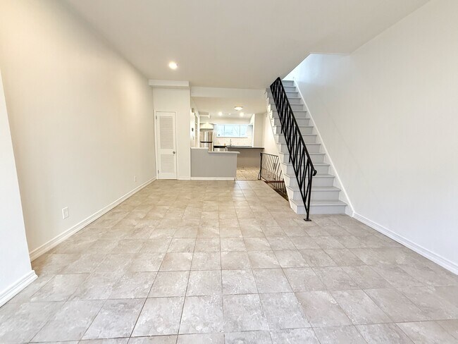Building Photo - 2408 S Juniper St