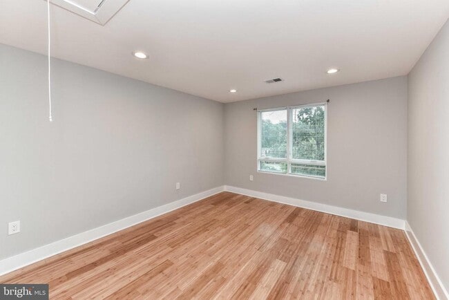 Building Photo - 2432 S Culpeper St