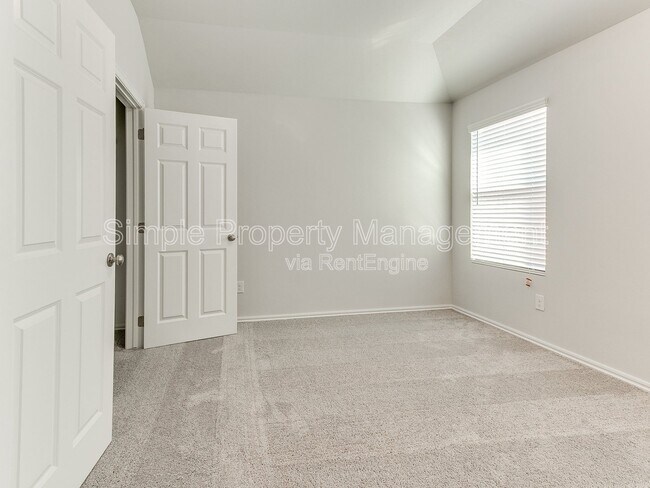 Building Photo - 11520 SW 12th St