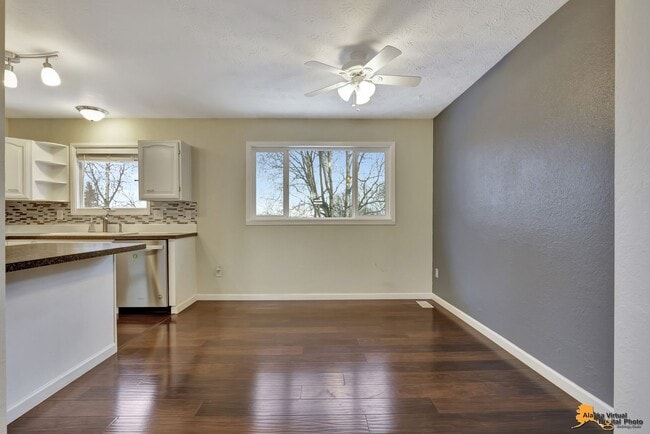 Building Photo - South Anchorage Townhouse for Rent