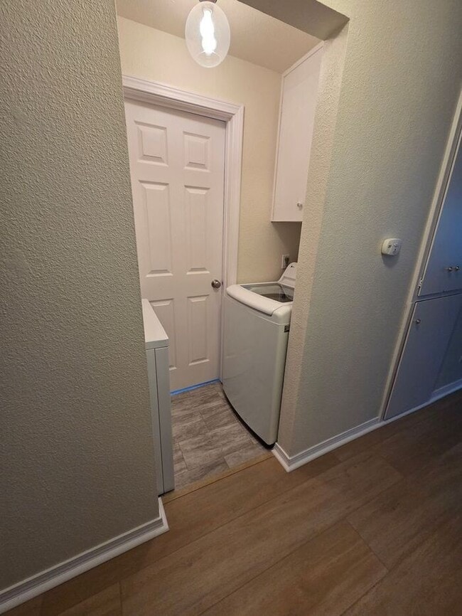 Building Photo - Exceptional North End 2 Bedroom Duplex!