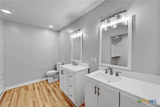 Building Photo - 1204 Toliver St