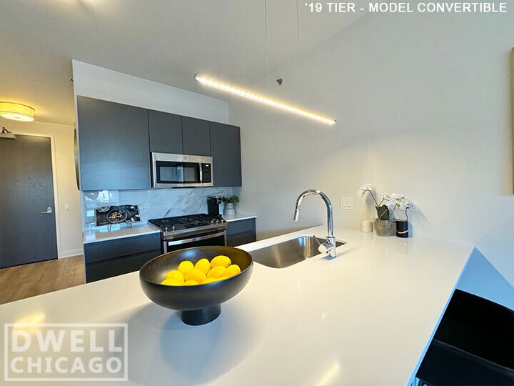 Building Photo - 710 N Aberdeen St