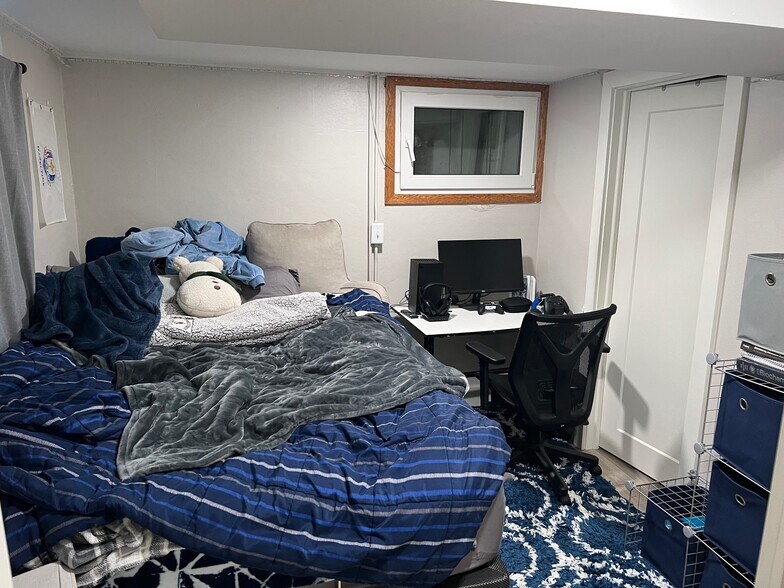 Building Photo - 2120 S Norton Ave