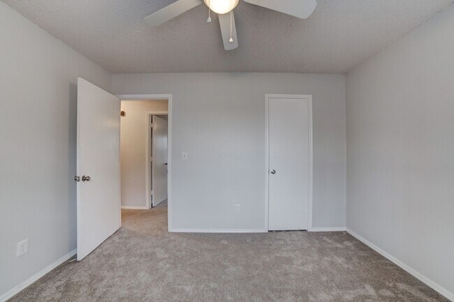 Building Photo - Charming Updated 3-Bedroom Home in South B...