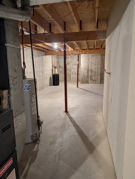 Building Photo - 709 Burgess Dr