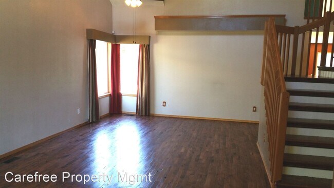 Building Photo - 3 br, 2.5 bath House - 15837 SW Sundew Drive