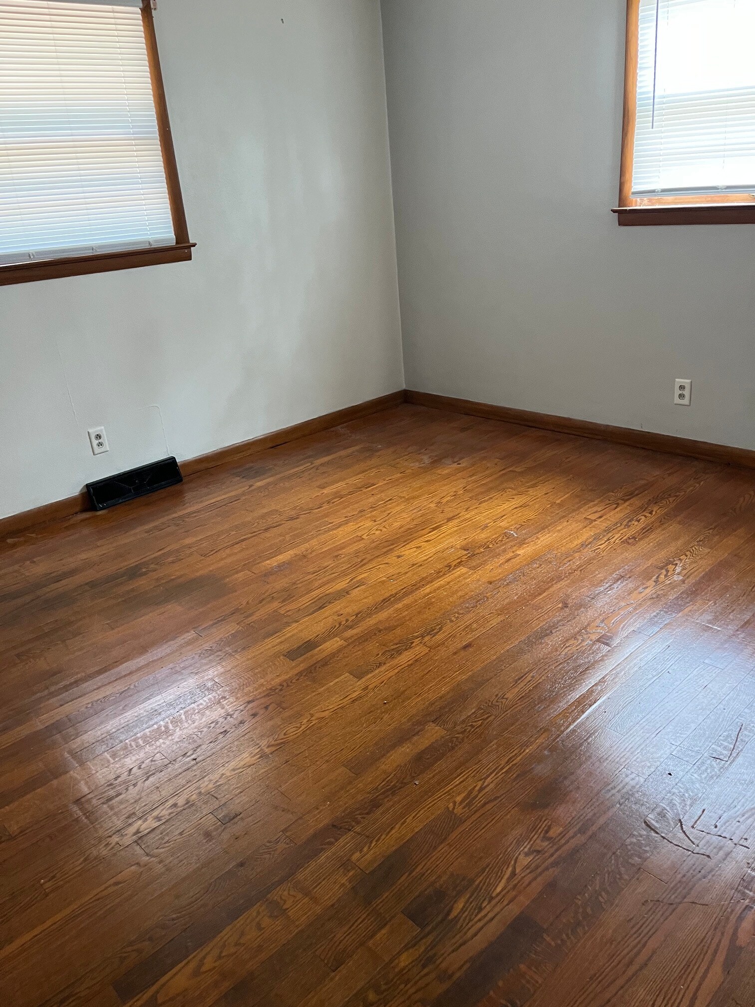 Building Photo - 3724 Thornwood Dr