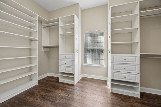 Building Photo - Luxury Living in Amelia National – Resort-...