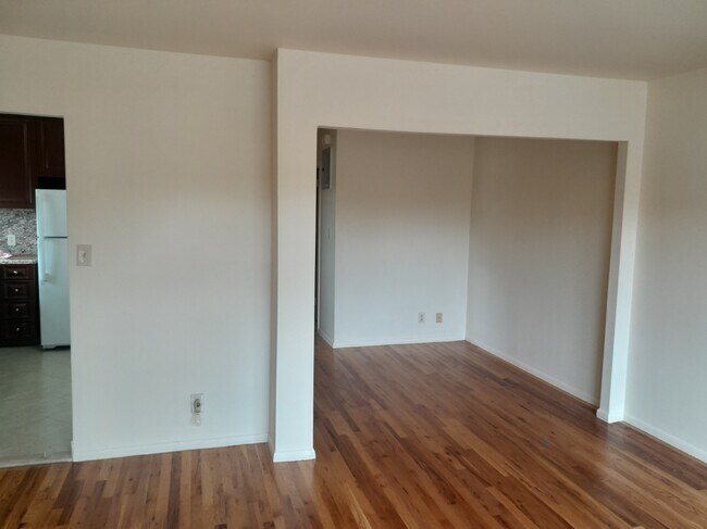 Dining Room - 8001 Langdale St