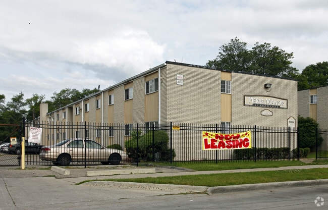 Primary Photo - Pierre Manor Apartments
