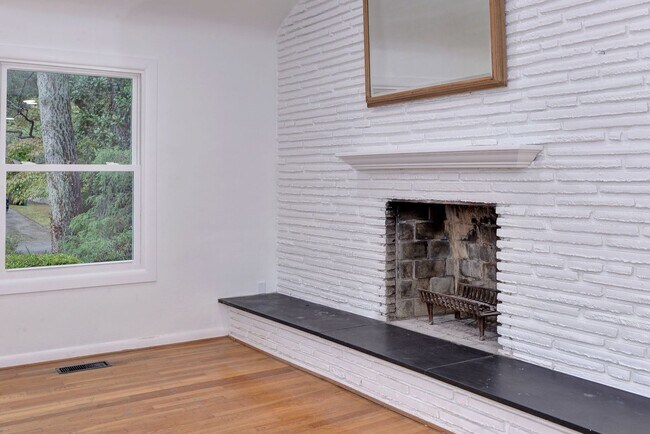 Building Photo - 309 Corbin Dr
