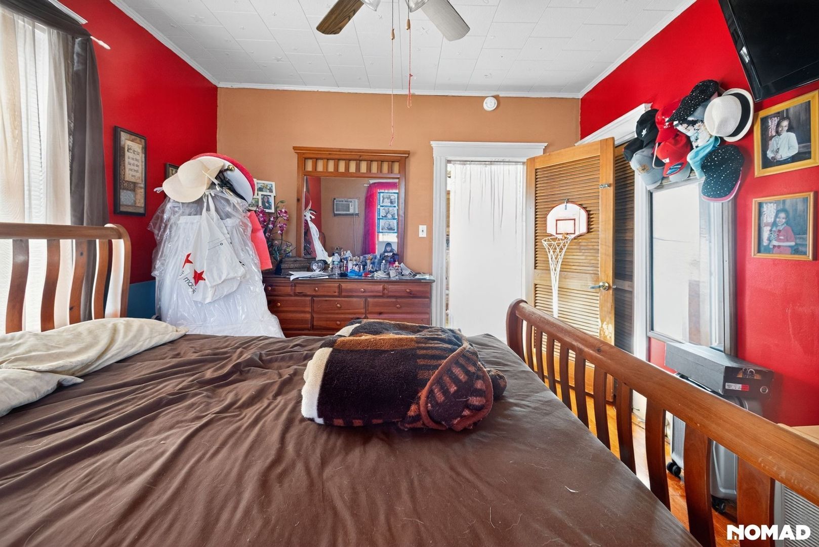 Building Photo - 38 Custer St