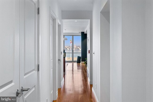 Building Photo - 147 Waterfront St