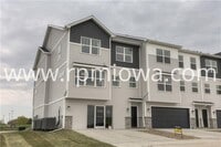 Building Photo - UPDATED!! 2 Bedroom, 2.5 Bath Townhome in Ankeny