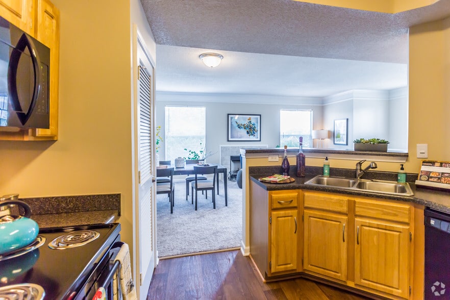 Model Kitchen Overlooking Living Room | Apartments in Memphis TN | Waterford Place Apartments - Waterford Place Apartment Homes