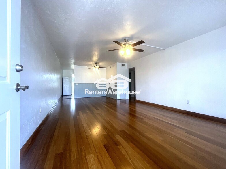 Building Photo - 2433 Brazilia Dr