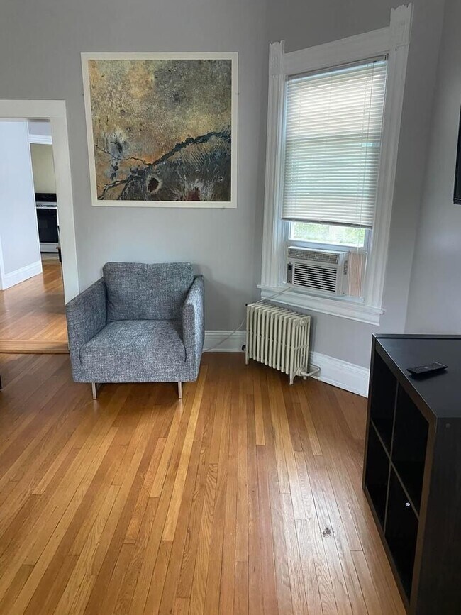 Building Photo - 1 Bed Corning, 1st floor - Includes Utilities- ***No Pet Dogs***