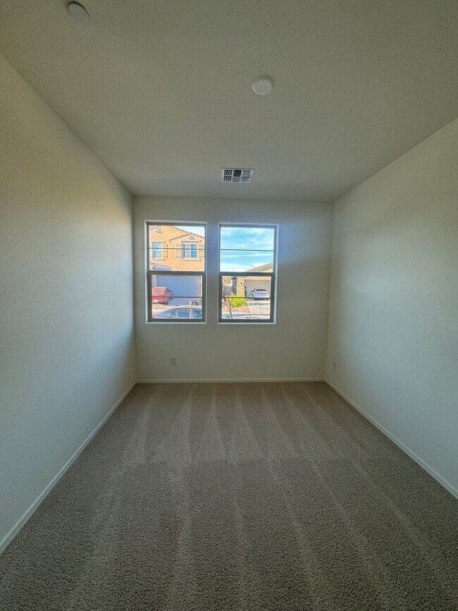 Building Photo - BRAND NEW HOME IN VISTANCIA