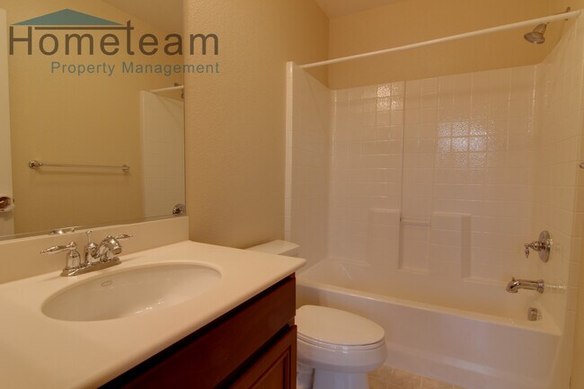Building Photo - 2BR/2.5BA 1458 SQFT Eastlake/Chula Vista T...