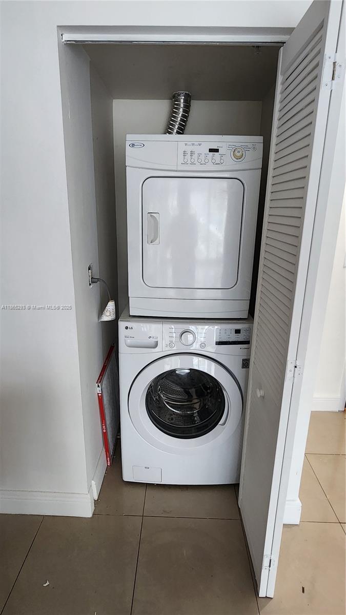 Building Photo - 3470 E Coast Ave