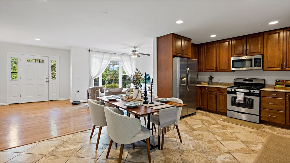 Building Photo - 6365 Columbia Pike