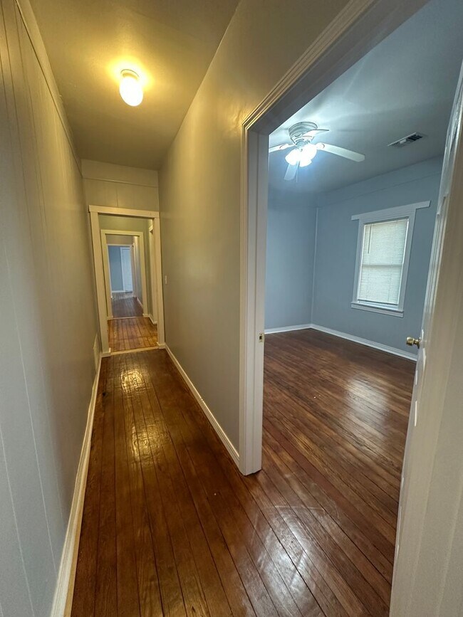 Building Photo - 1700 S Lincoln St