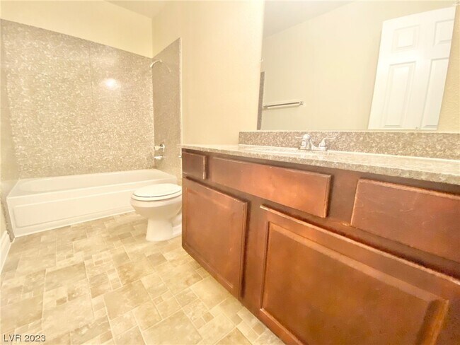 Building Photo - 5081 River Glen Dr