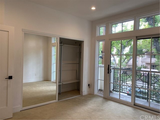 Building Photo - 288 S Oakland Ave