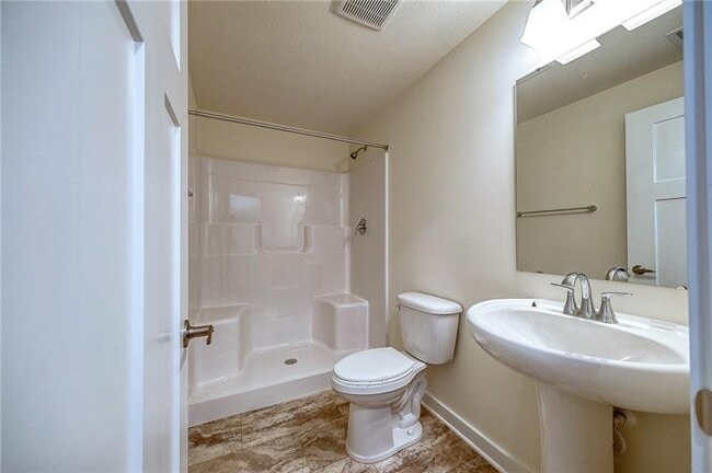 Building Photo - 123 Foxhound Dr