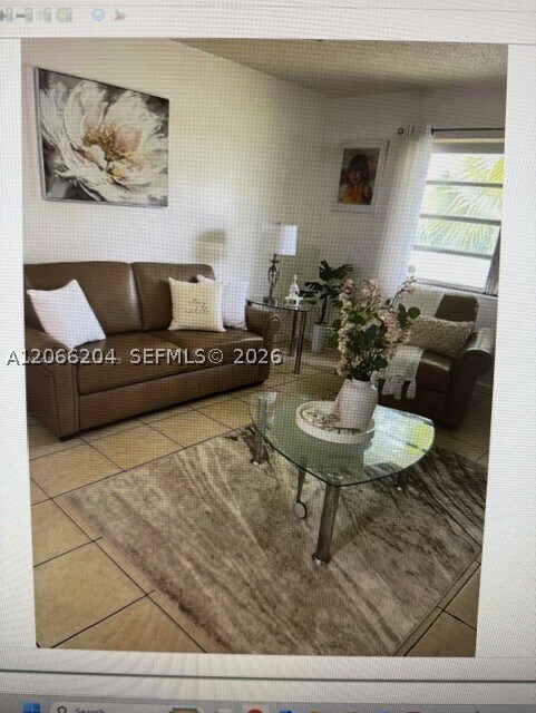 Building Photo - 6530 Lake Patricia Dr