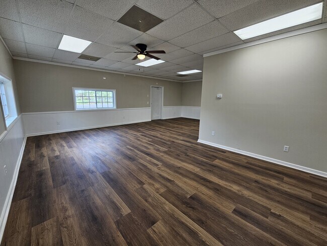 Building Photo - 1198 Holly Springs Rd