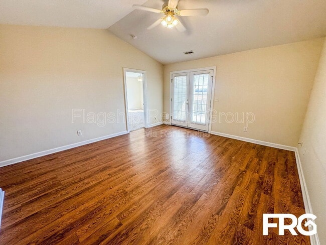 Building Photo - 5160 Deveron St