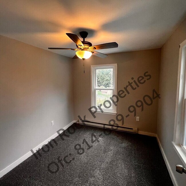 Building Photo - 130 Cole St