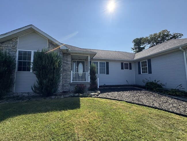 Primary Photo - 36 Bayley Dr