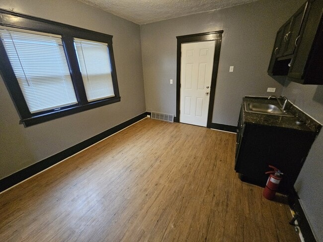 Building Photo - 12512 Revere Ave