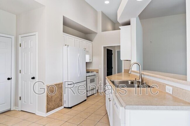 Building Photo - 117 Camden Lake Dr