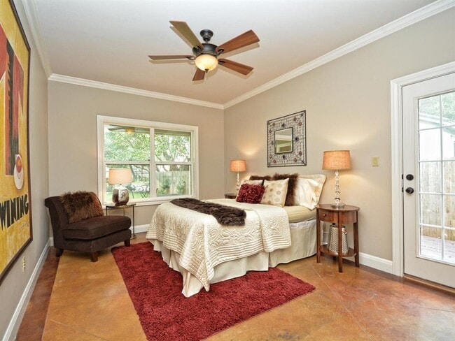 Building Photo - 907 Ellingson Ln