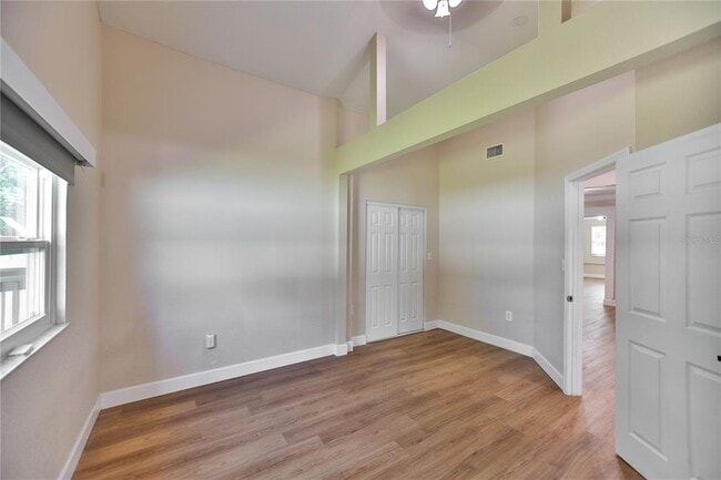 Building Photo - 453 41st Ave S