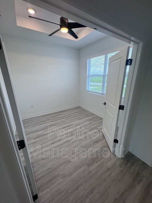 Building Photo - 1724 NW 24th Ave