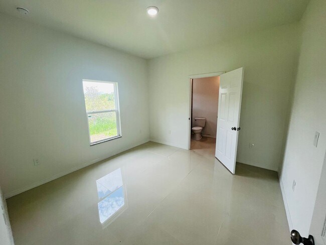Building Photo - ASK US ABOUT FREE RENT!!*BRAND NEW TWO BED...