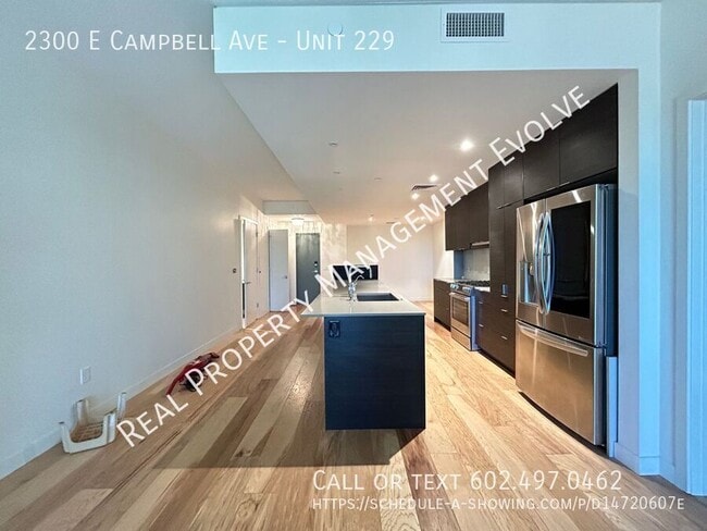 Building Photo - Luxurious Living In This High-end Condo! *...