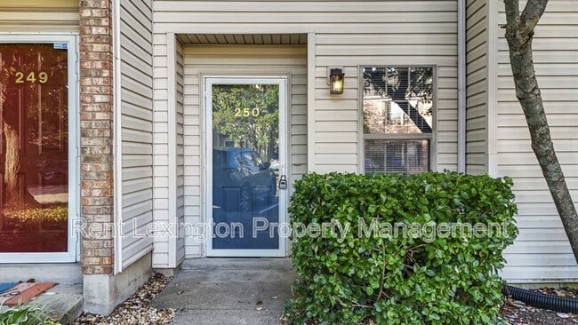 Building Photo - 3175 Kirklevington Dr