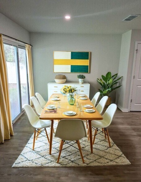 Building Photo - 7626 Mailes Ct