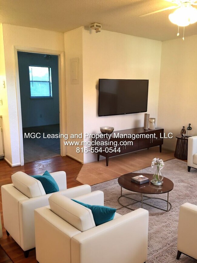 Building Photo - LeGrand Apartments - Downtown Lee's Summit...