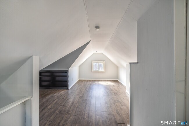 Building Photo - 92 Herkimer St