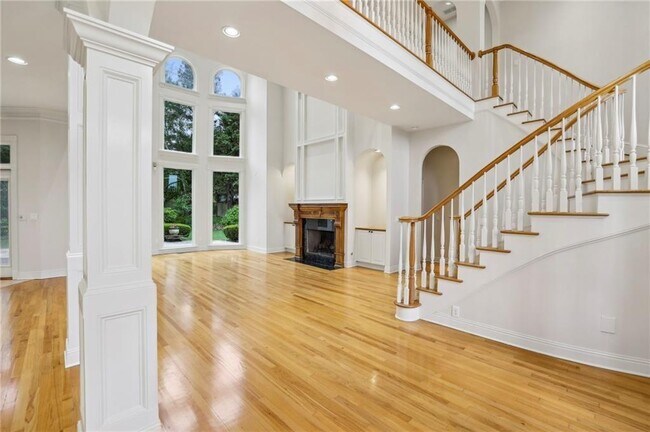 Building Photo - 2503 Regency Lake Dr