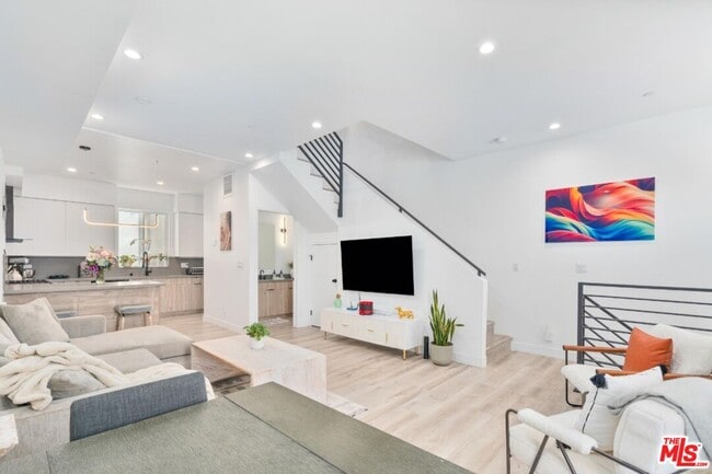 Building Photo - 4912 S Centinela Ave