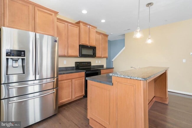 Building Photo - 3038 Meridian Cmns