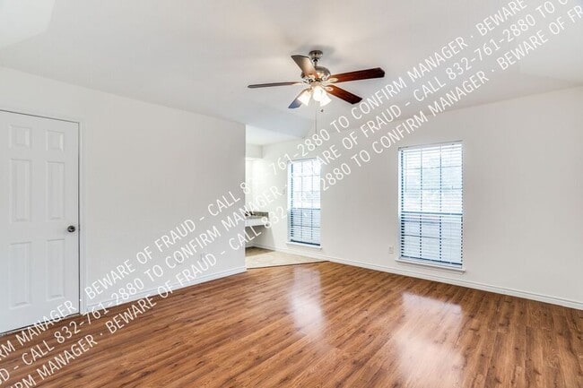 Building Photo - 3924 Coronado Dr